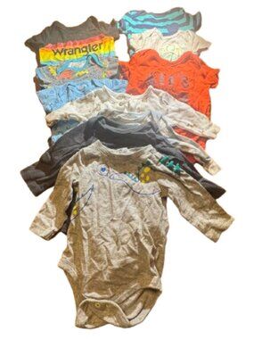 (NB7) Lot of 10 onesies: six short-sleeve and four long-sleeve (0-3m)